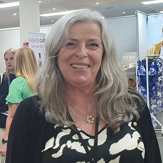 Pamela Scott Headshot